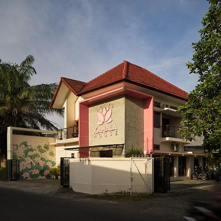 Kamala House Vandrarhem Tugu Exteriör bild